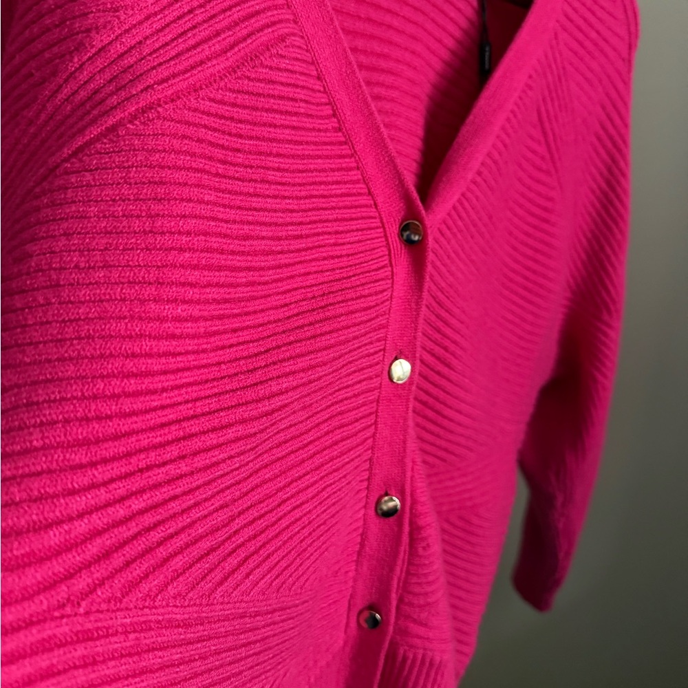 Tahari Fuchsia Ribbed Cardigan Sweater NWT Medium | Bright Pink V-Neck - Picture 3 of 12